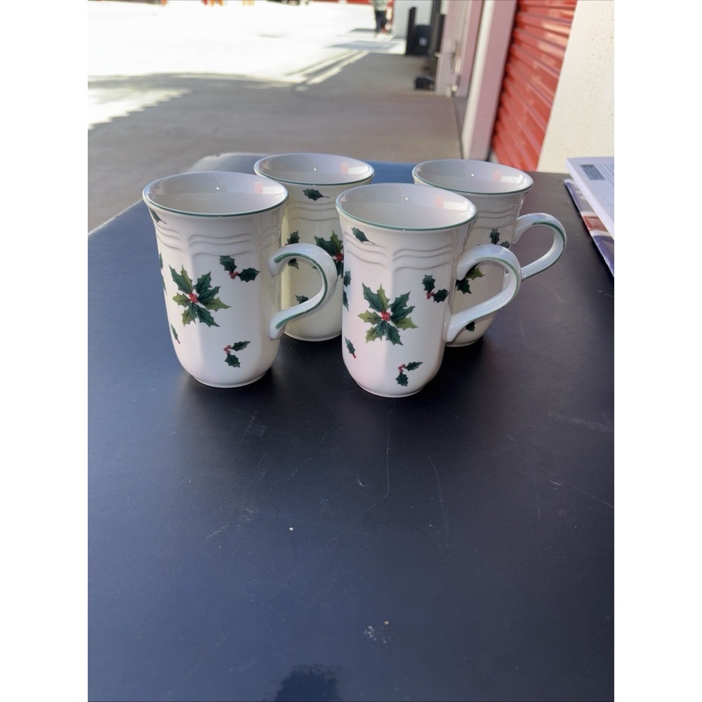 Mikasa - French Countryside - Holiday Holly #F9012 Cappuccino Mug Set of 4